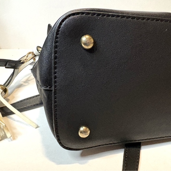 Black and White New Striped Handbag with Tassel - Picture 8 of 10